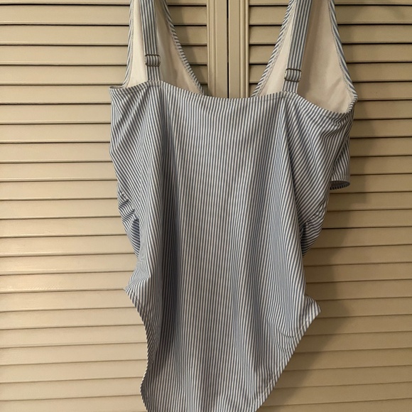 Kindred Bravely Maternity & Nursing Swimsuit - Size Medium Busty - Picture 6 of 8